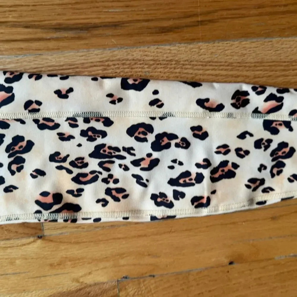 Fabletics Define PowerHold High-Waisted 7/8 Legging, Size M - Picture 9 of 15